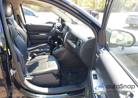 2015 Jeep Compass Latitude z USA, uszkodzony, nr VIN 1C4NJCEA6FD401723